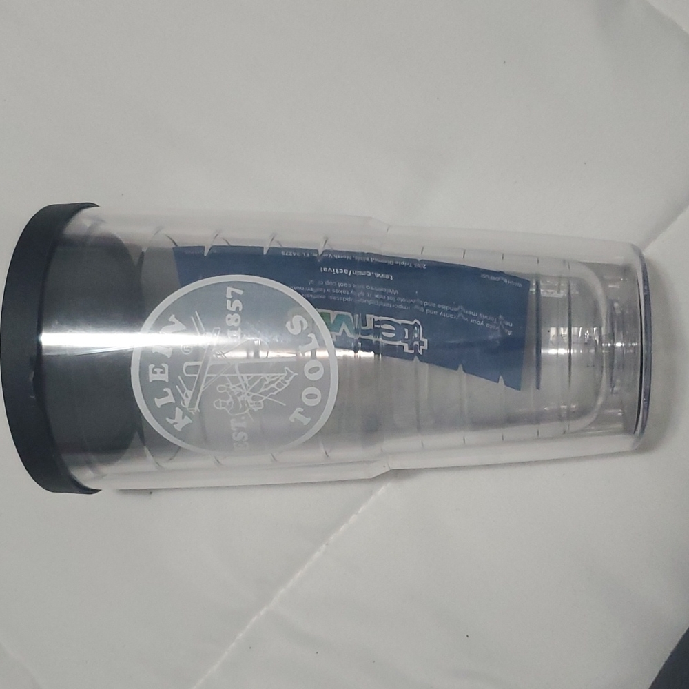 Insulated mug HOT OR COLD